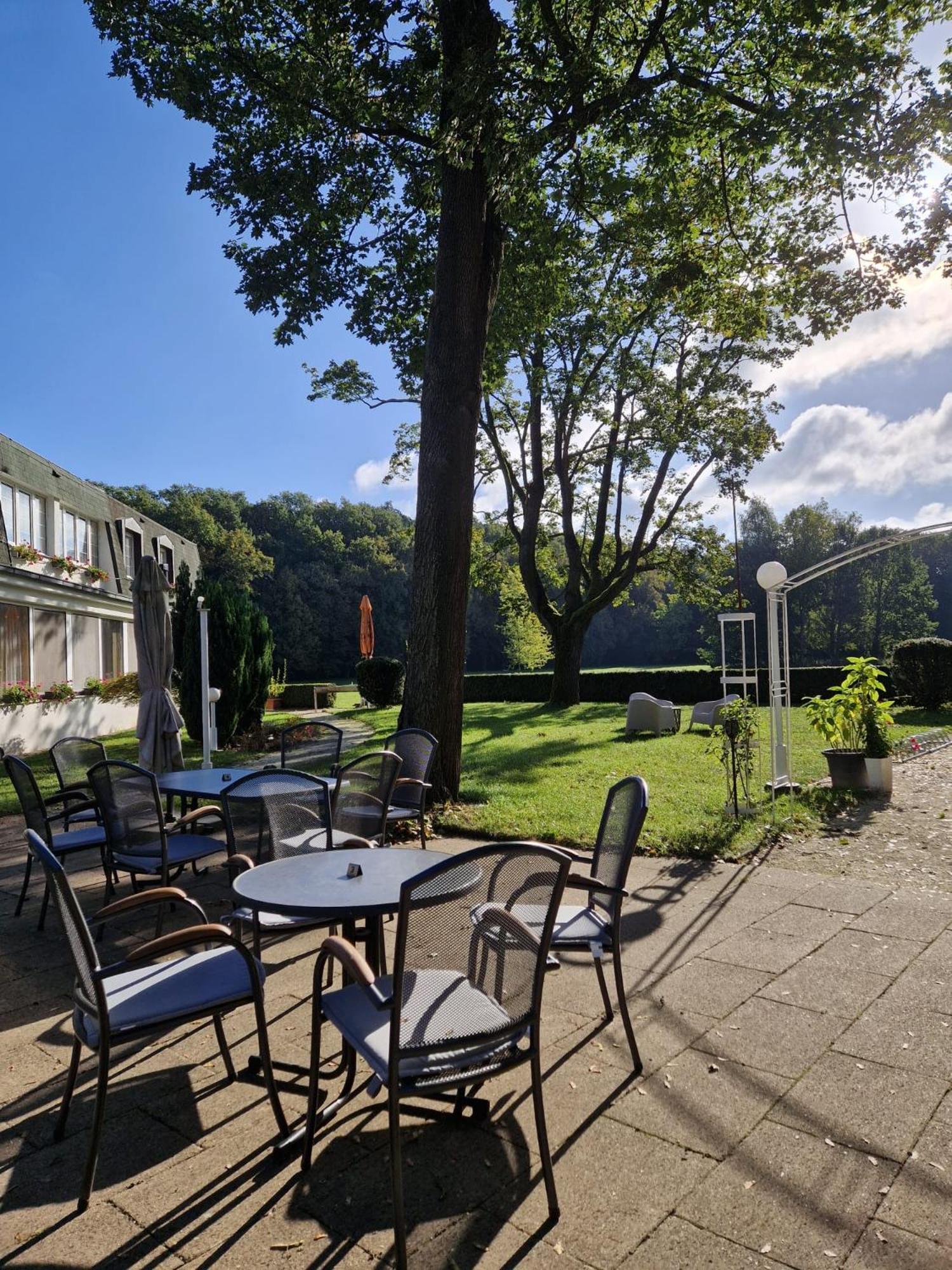 נימבורק Hotel Ostrov מראה חיצוני תמונה