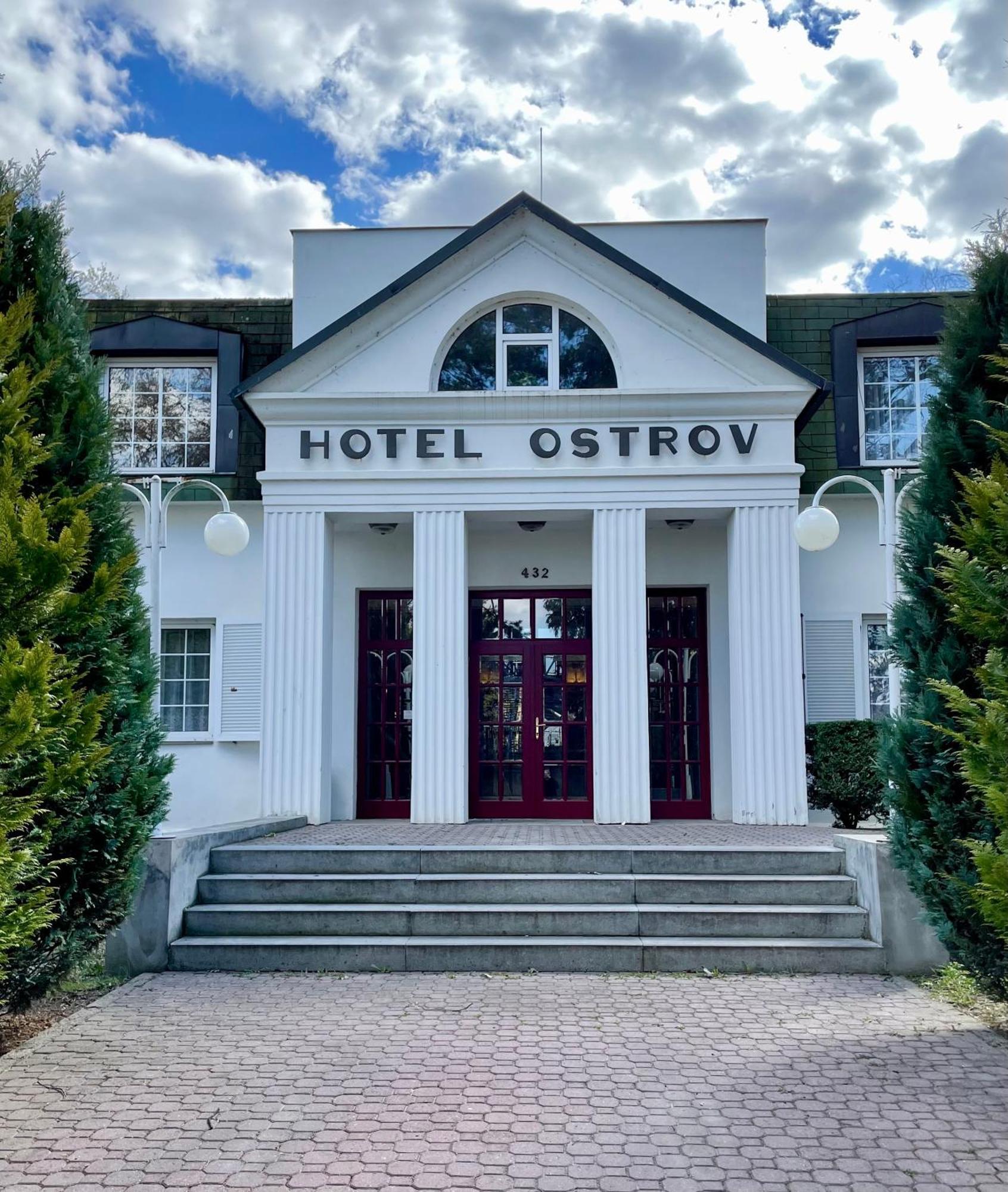 נימבורק Hotel Ostrov מראה חיצוני תמונה