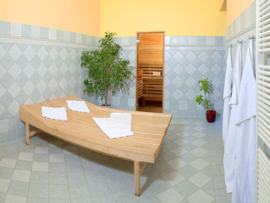 נימבורק Hotel Ostrov מראה חיצוני תמונה